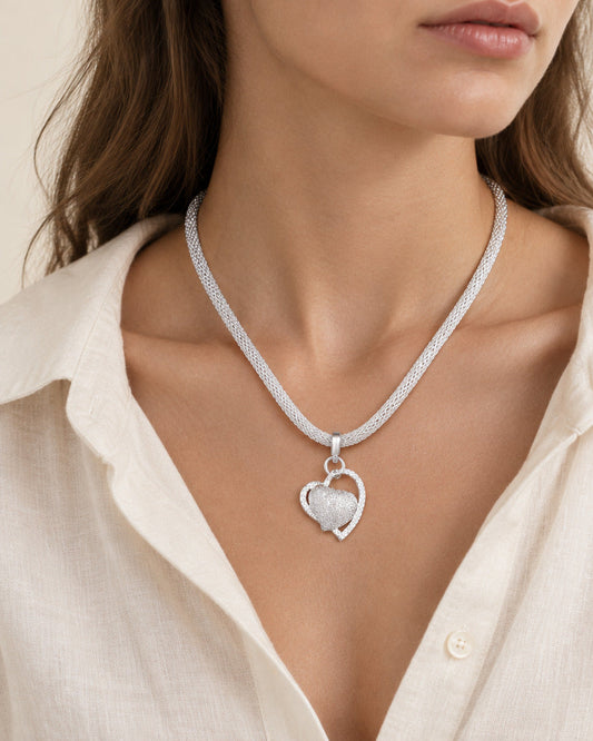 Nora | Zilverkleurige ketting met hartvormige hanger