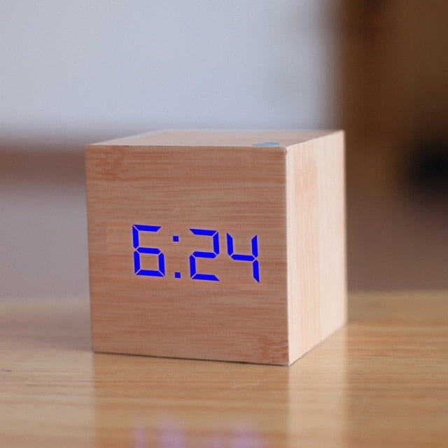 Cubo | Digitale LED wekker met datum en temperatuur