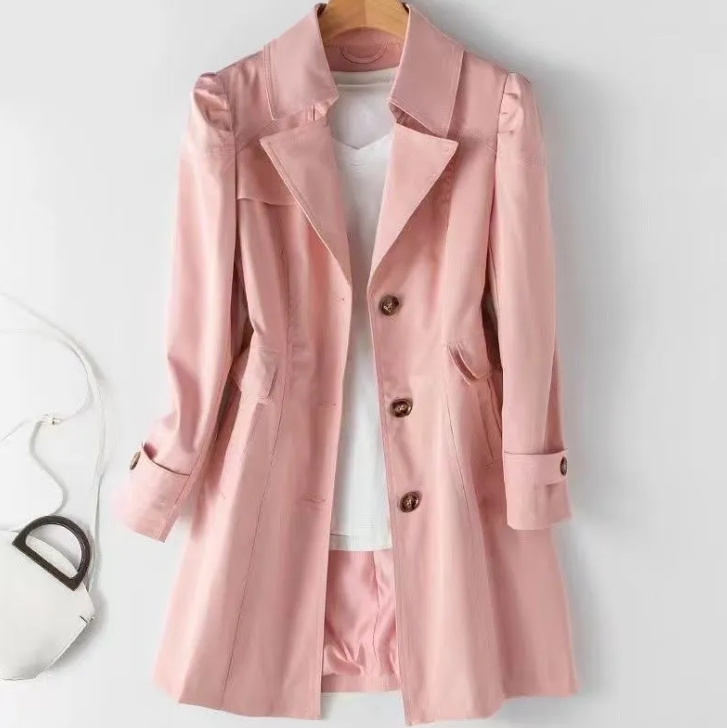 Klara | Dames trenchcoat met reverskraag en knoopsluiting