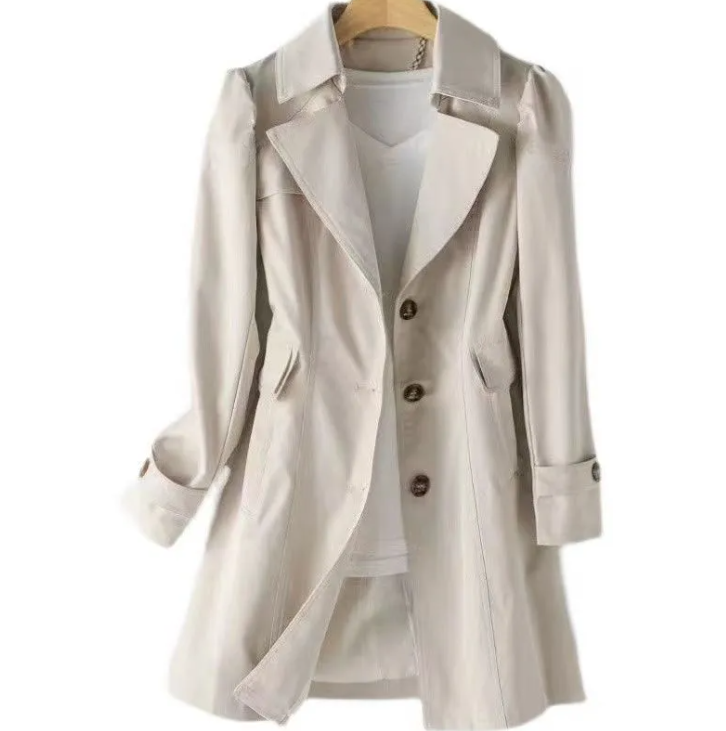 Klara | Dames trenchcoat met reverskraag en knoopsluiting