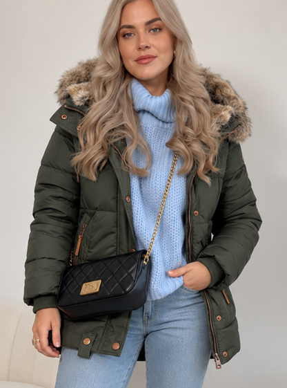 Maren | Getailleerde winterparka voor dames met capuchon