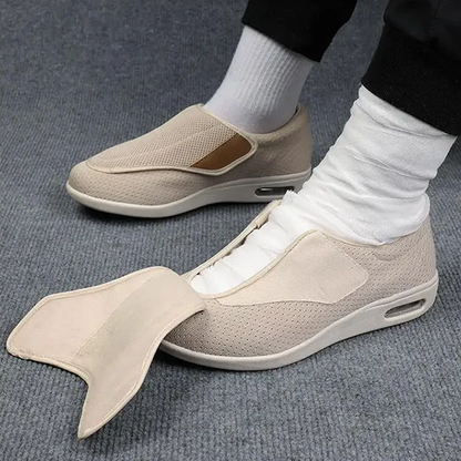 Schoenen voor brede voeten | Ruime opening en klittenbandsluiting