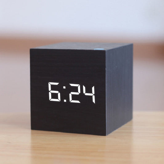 Cubo | Digitale LED wekker met datum en temperatuur