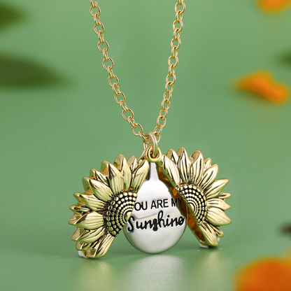 Tanya | Ketting met zonnebloem en “You Are My Sunshine”