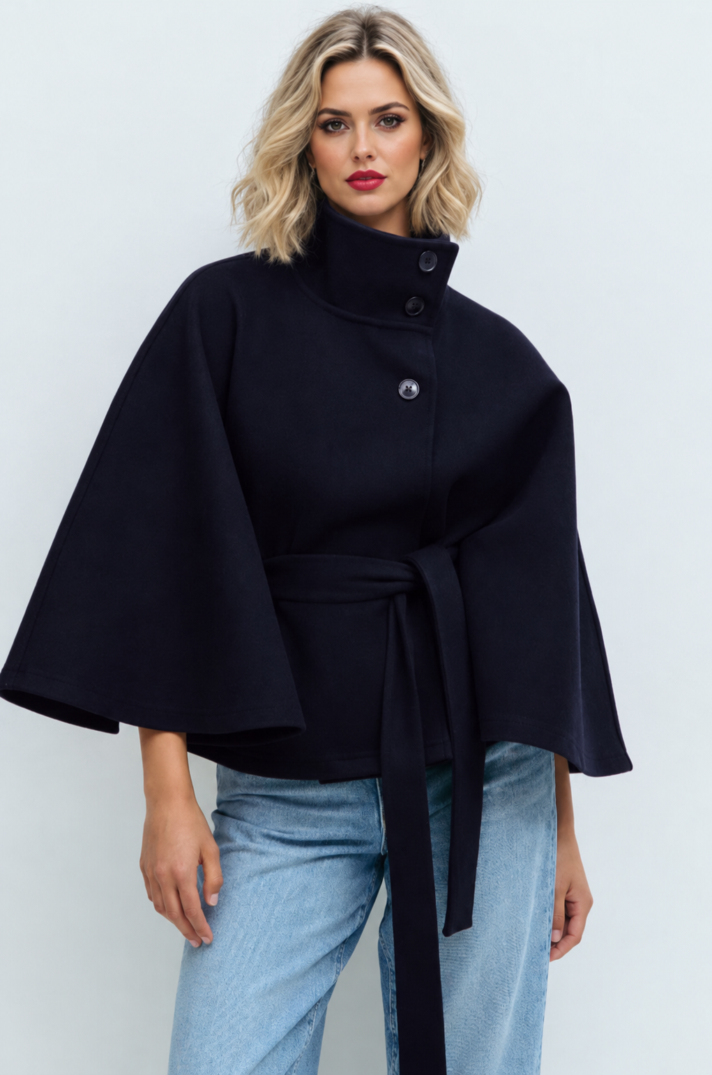 Zora | Cape jas dames met strikceintuur en hoge kraag