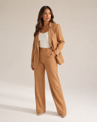 Getailleerd damespak met blazer en rechte broek | Valérie