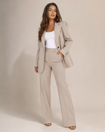 Getailleerd damespak met blazer en rechte broek | Valérie