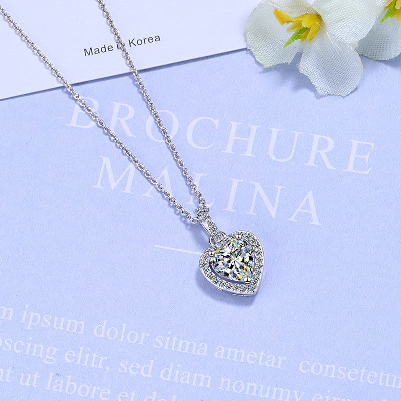 Livia | Damesketting met hartjeshanger en fonkelende steentjes