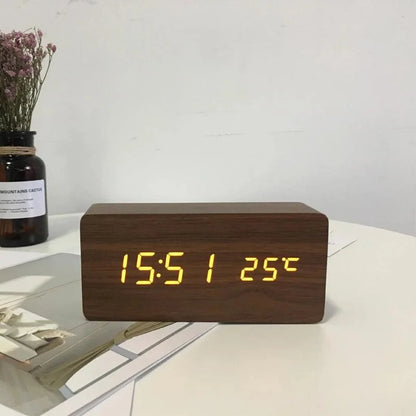 Digitale klok met wekker en led-display