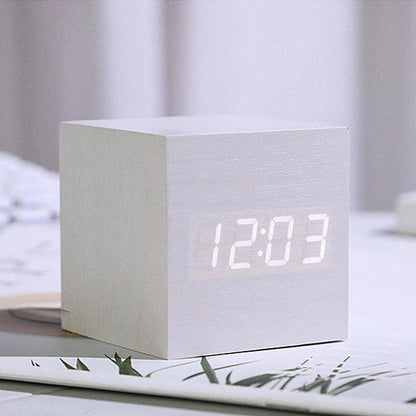 Digitale klok met wekker en led-display