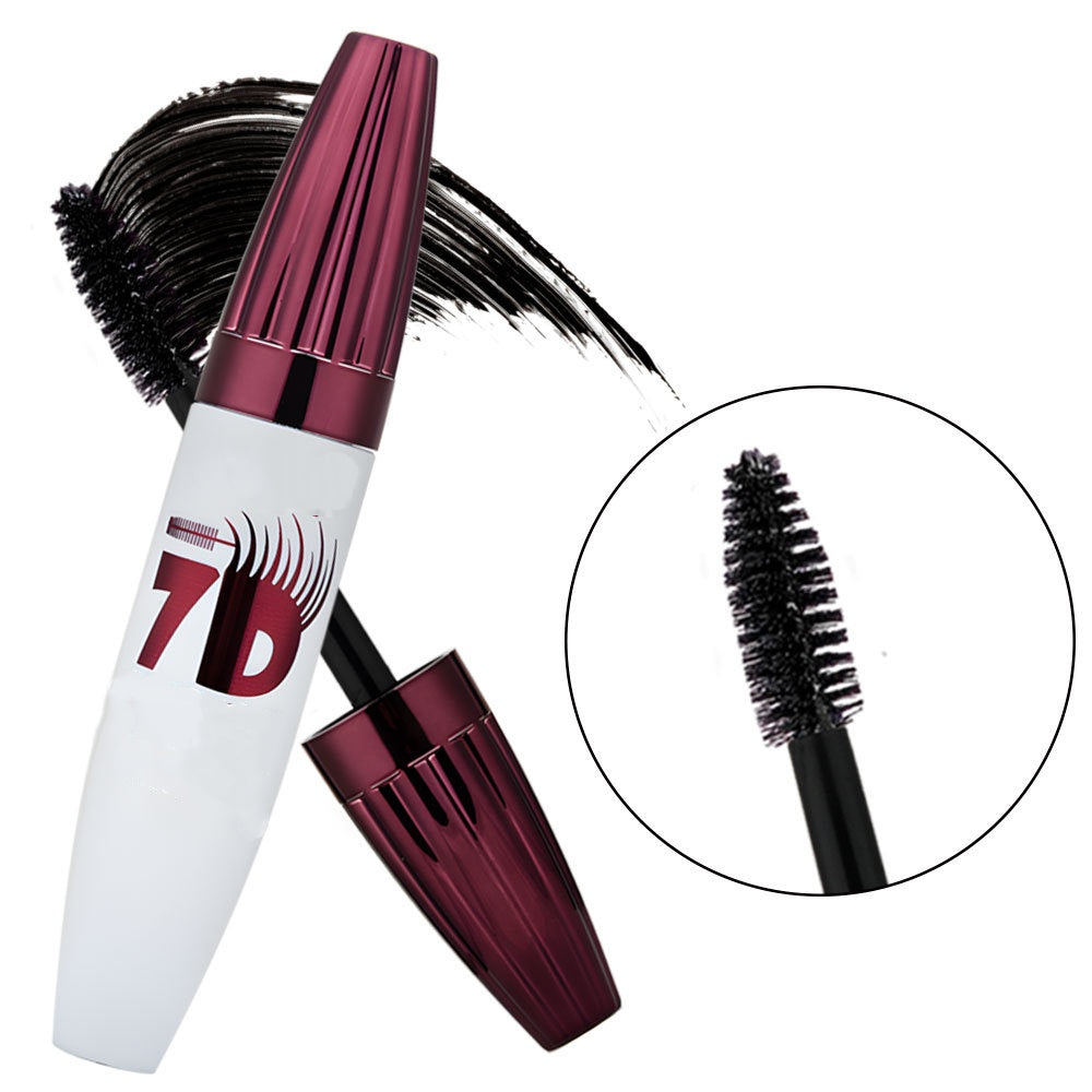 Vlekbestendige mascara voor krullen en verlengen