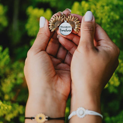 Tanya | Ketting met zonnebloem en “You Are My Sunshine”
